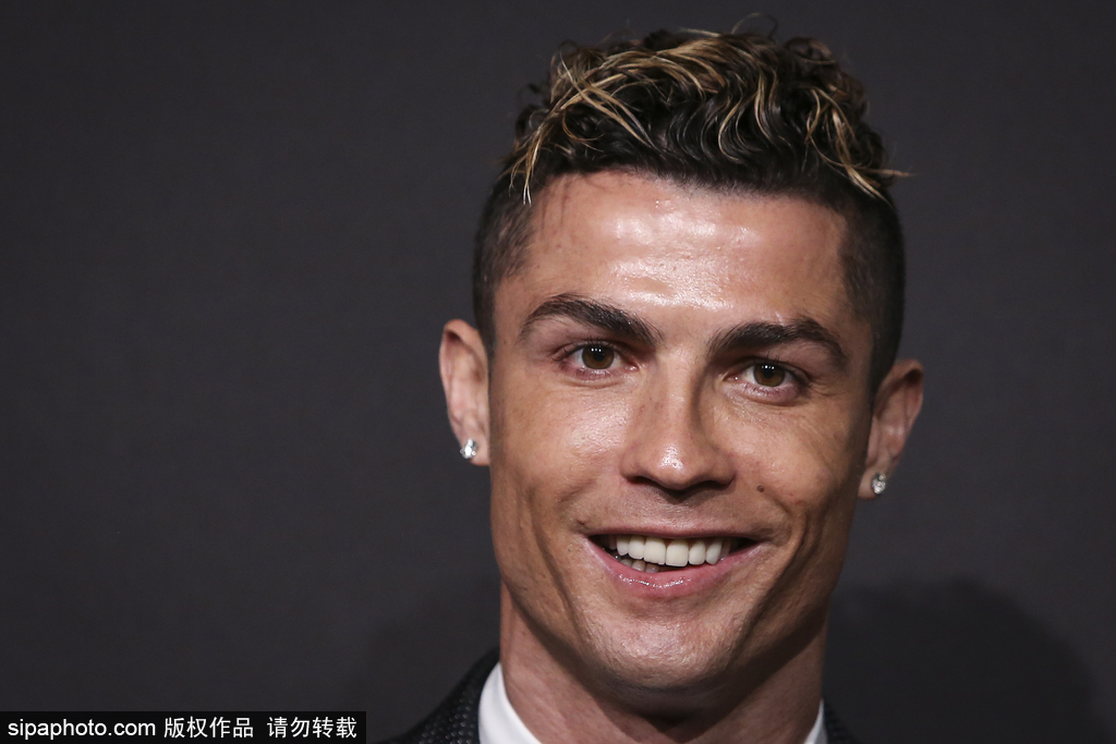 直落两盘！石宇奇2-0击败安东森 获得天王杯冠军