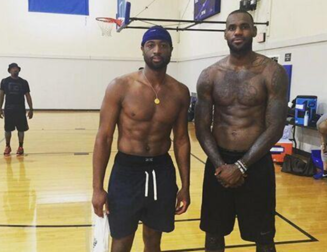 曼联女足夺英超冠军，拉什福德姐姐破门