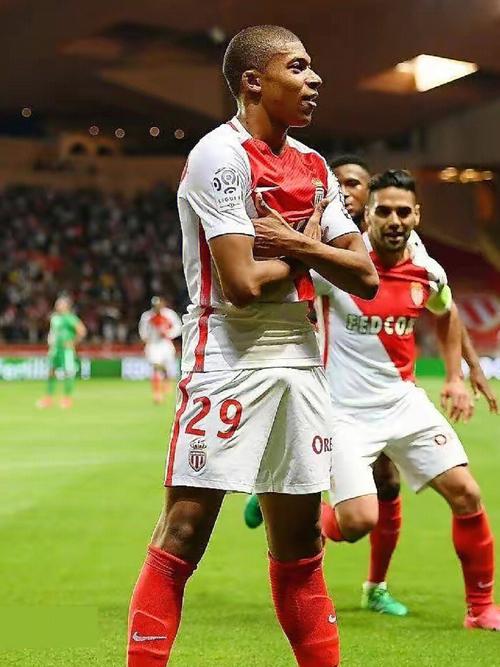 [中超]上海海港客场胜深圳新鹏城