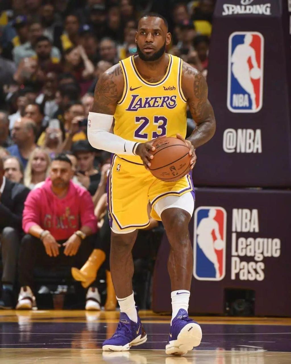 足球报：邵佳一有四大特质被认可，熟悉足协和国字号工作