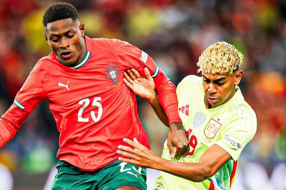 诺伊尔：第三球我知道出击会冒很大风险，当时想提前化解危险