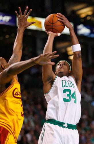 阿夫迪亚连续5场25+5+5，追平利拉德保持的队史纪录